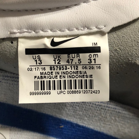 Nikes - Picture 4 of 4